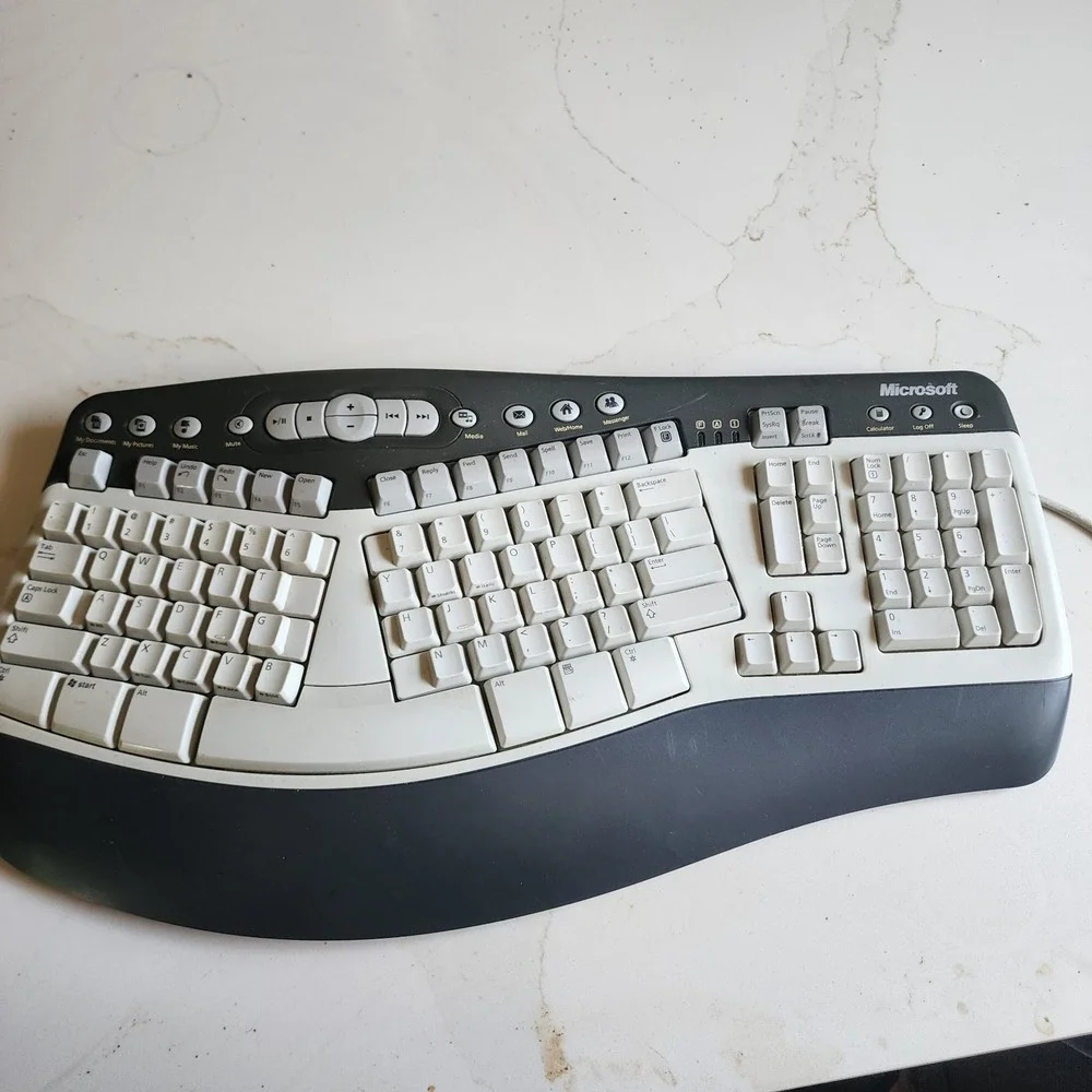 Microsoft Multimedia Keyboard 1.0A Vintage Erganomic